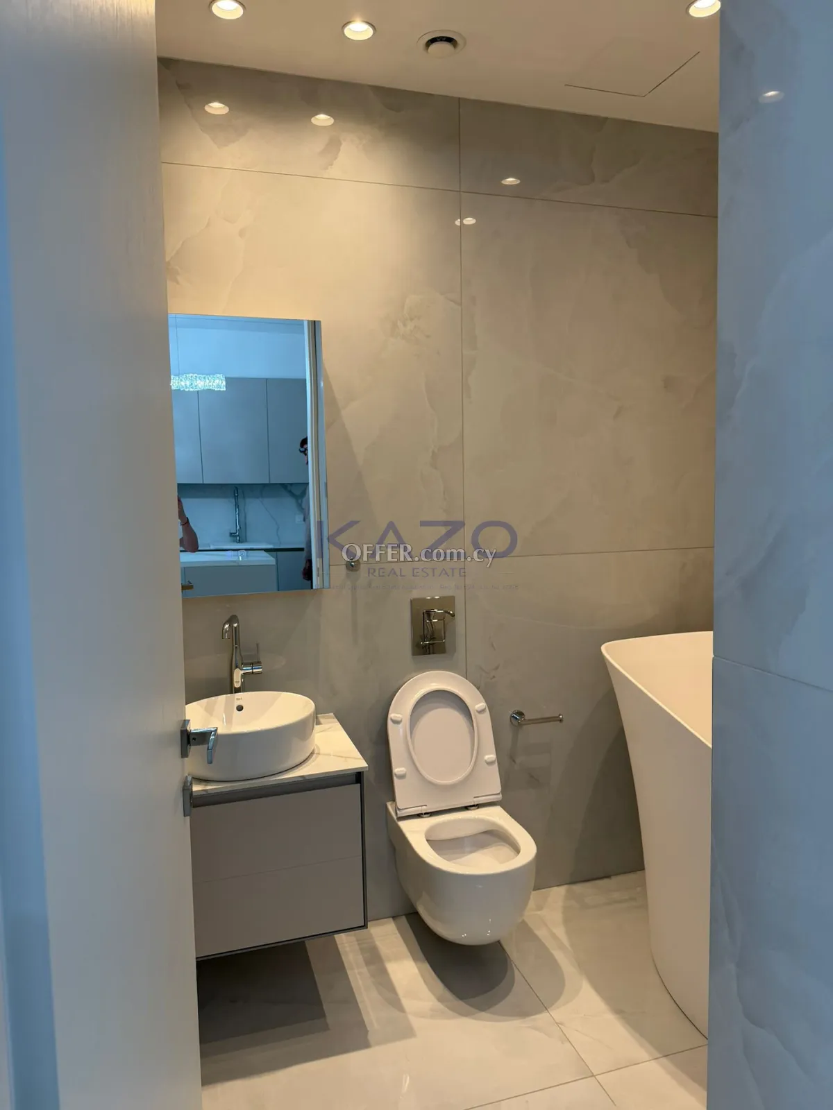 1-Bed Modern Apartment in Germasoyeia, Sea View - 7
