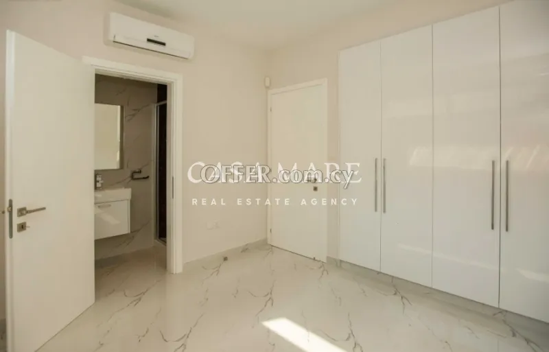 4 bedrooms House in Agios Tychonas - 3