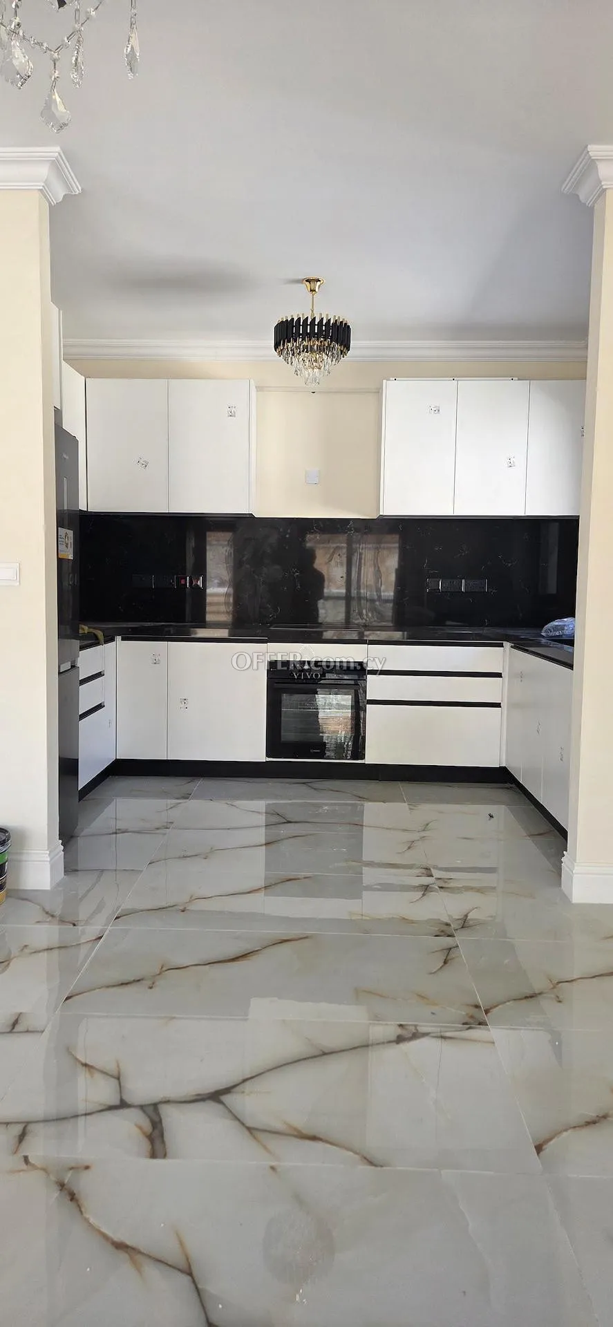 FOR RENT EXCEPTIONAL FOUR BEDROOM RESIDENCE WITH GUEST HOUSE IN SOUNI - 6