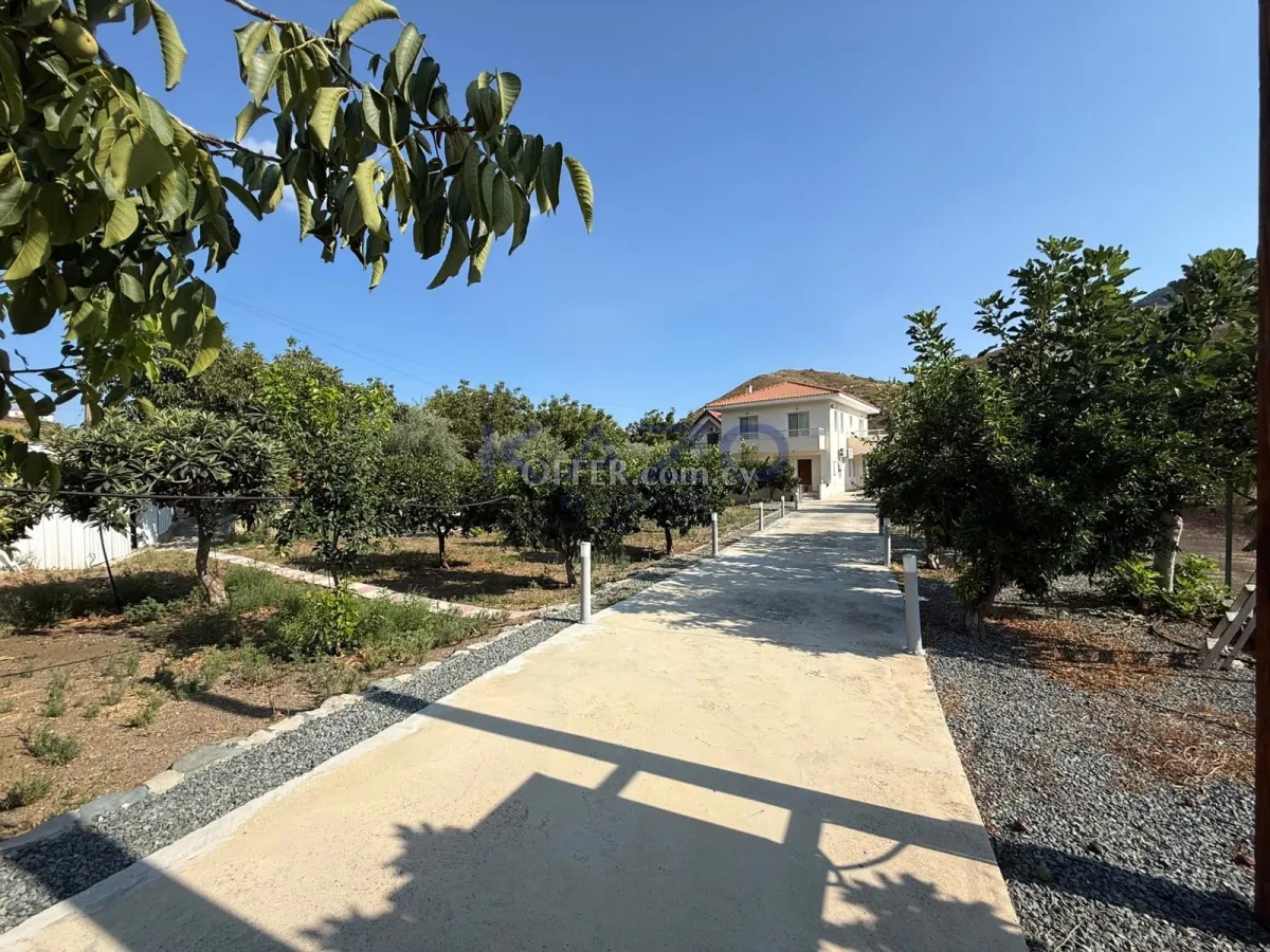 Furnished 4-Bed Villa in Arakapas with Panoramic Views - 8