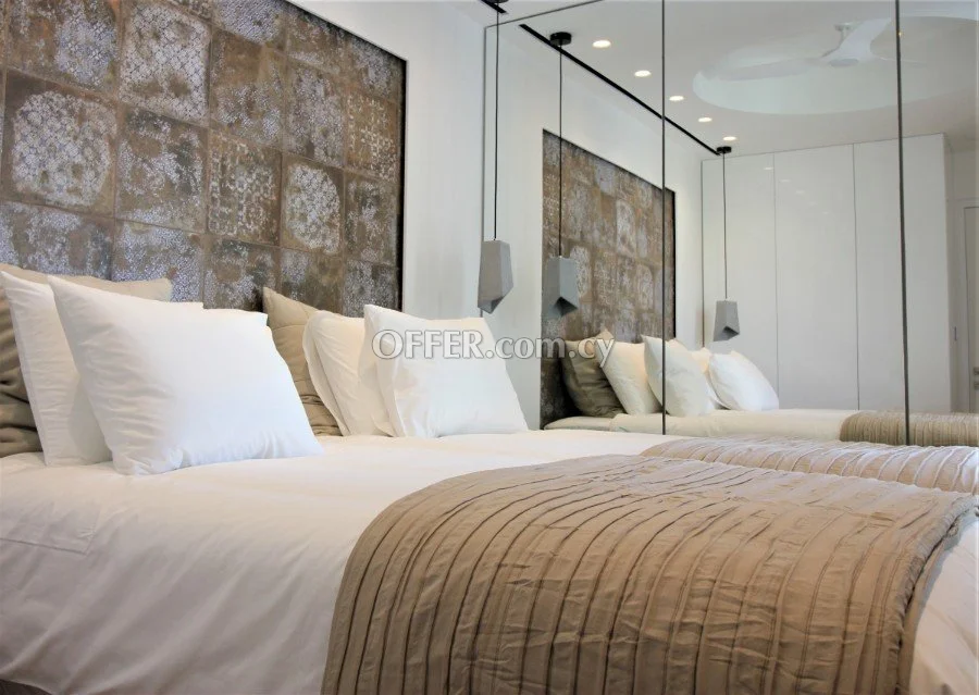 Beachfront 2 bedroom renovated apartment - stunning sea view!! - 5