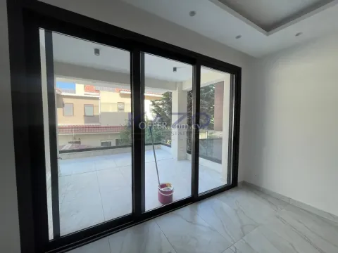 Modern 2 Bedroom Apartment in Quiet Green Polemidia - 5