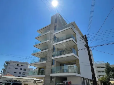 Luxury two bedroom apartment with Photovoltaic panels for rent close to Acropolis Park