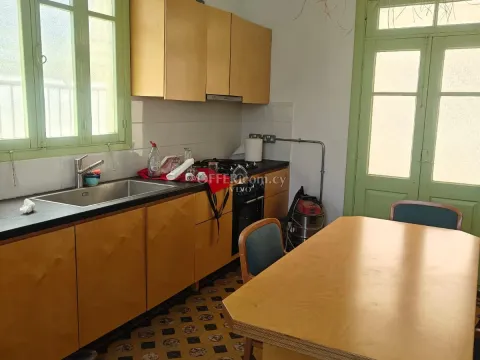 SPACIOUS TWO BEDROOM TRADITIONAL CYPRIOT  BUNGALOW IN THE CITY CENTRE - 6