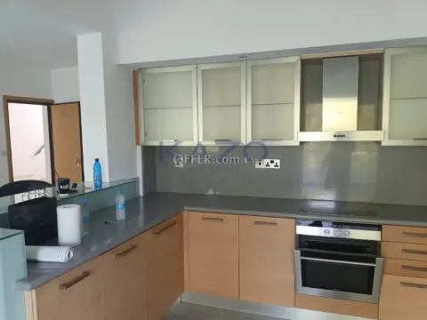 Top-Floor 3-Bed Apartment in Apostolos Andreas - 6