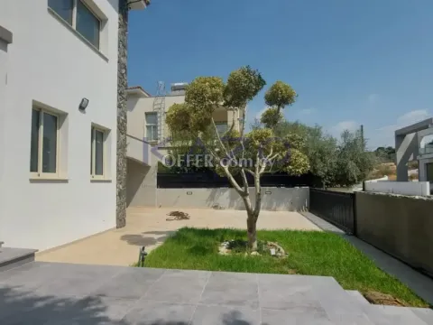 Modern Renovated 5-Bedroom House with Private Pool - 11