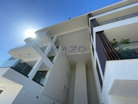Modern 2 Bedroom Apartment in Quiet Green Polemidia - 11