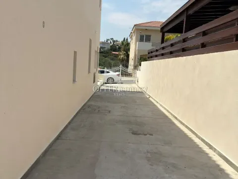 NEWLY RENOVATED 2 BEDROOM SEMI DETACHED HOUSE IN MOUTTAYIAKA - 9