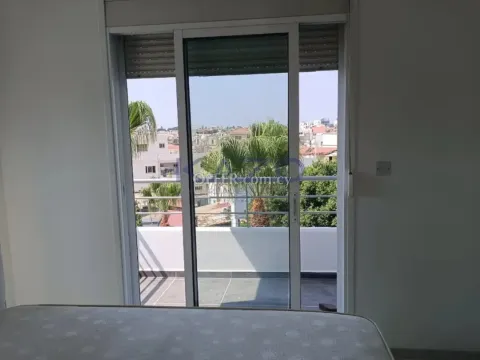 Top-Floor 3-Bed Apartment in Apostolos Andreas - 3