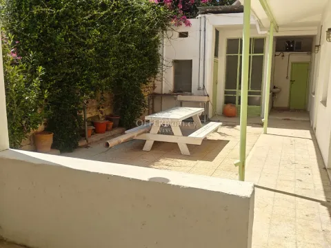 SPACIOUS TWO BEDROOM TRADITIONAL CYPRIOT  BUNGALOW IN THE CITY CENTRE - 2