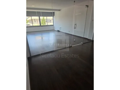 Office space 5 rooms for rent in Agia Triada Town center location - 2