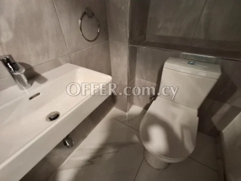 Modern whole floor office in commercial building - prime location - 2